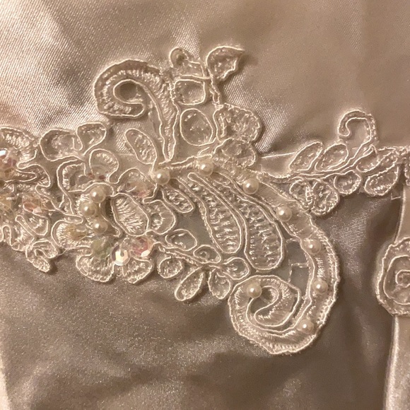 Victoria’s Secret Bridal Pearl Embroidered Night Gown - Picture 3 of 7